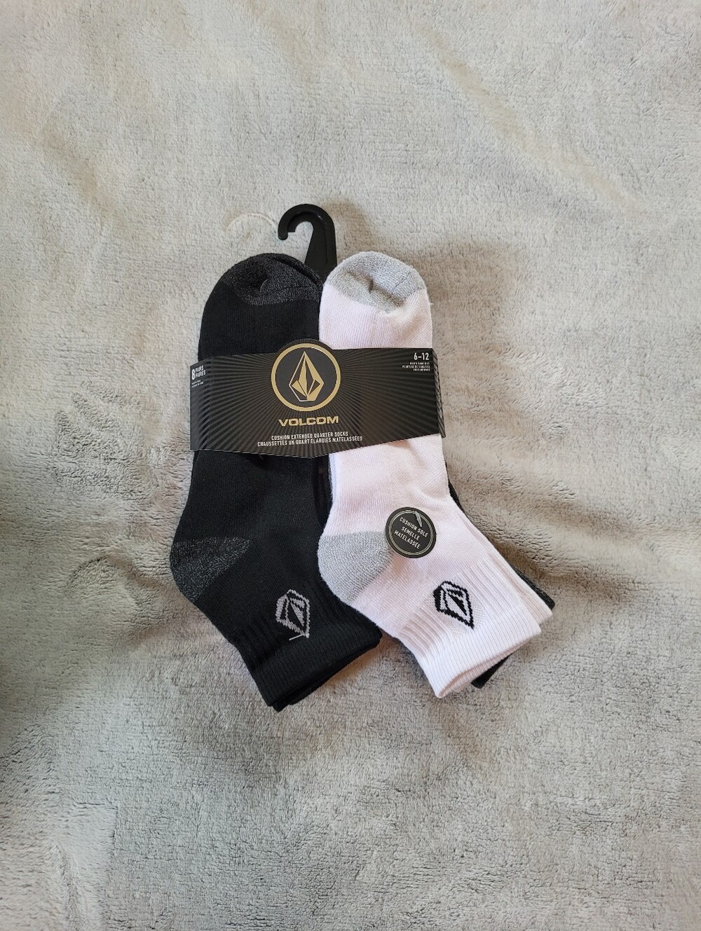 8-Pairs Volcom Mens Size 6-12 Cushioned Quarter Socks Black Grey White